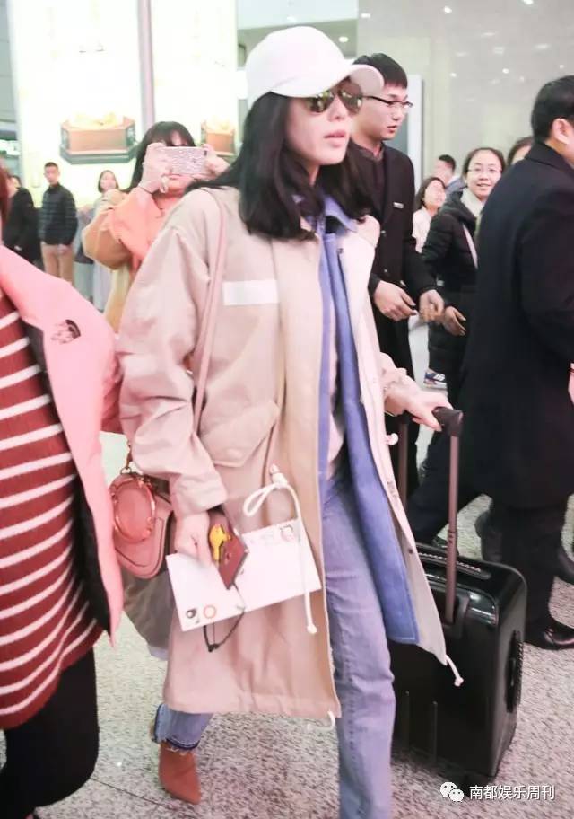 杨幂同款包毛绒,杨幂新款锁头包