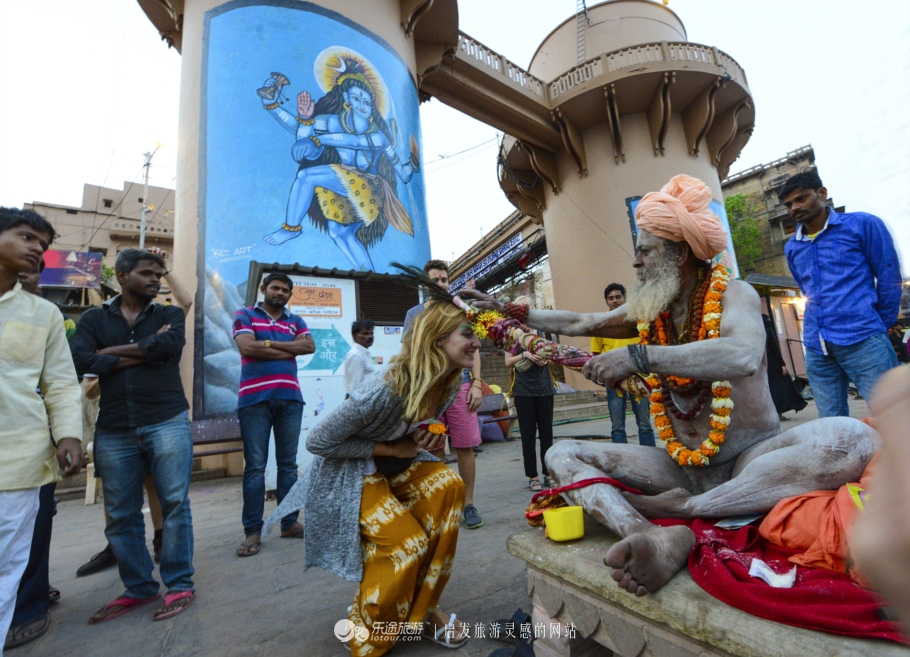 恒河祭祀,恒河夜晚宗教仪式