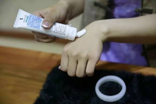 怎样买大小合适的手镯,怎么测量买手镯尺寸