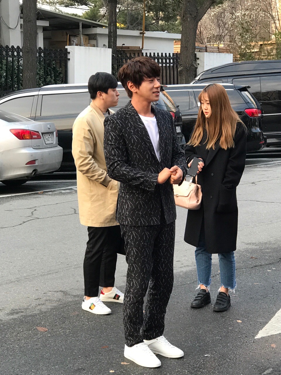 170327每周一都如此鲜嫩！黄MC“不朽”上班造型盘点