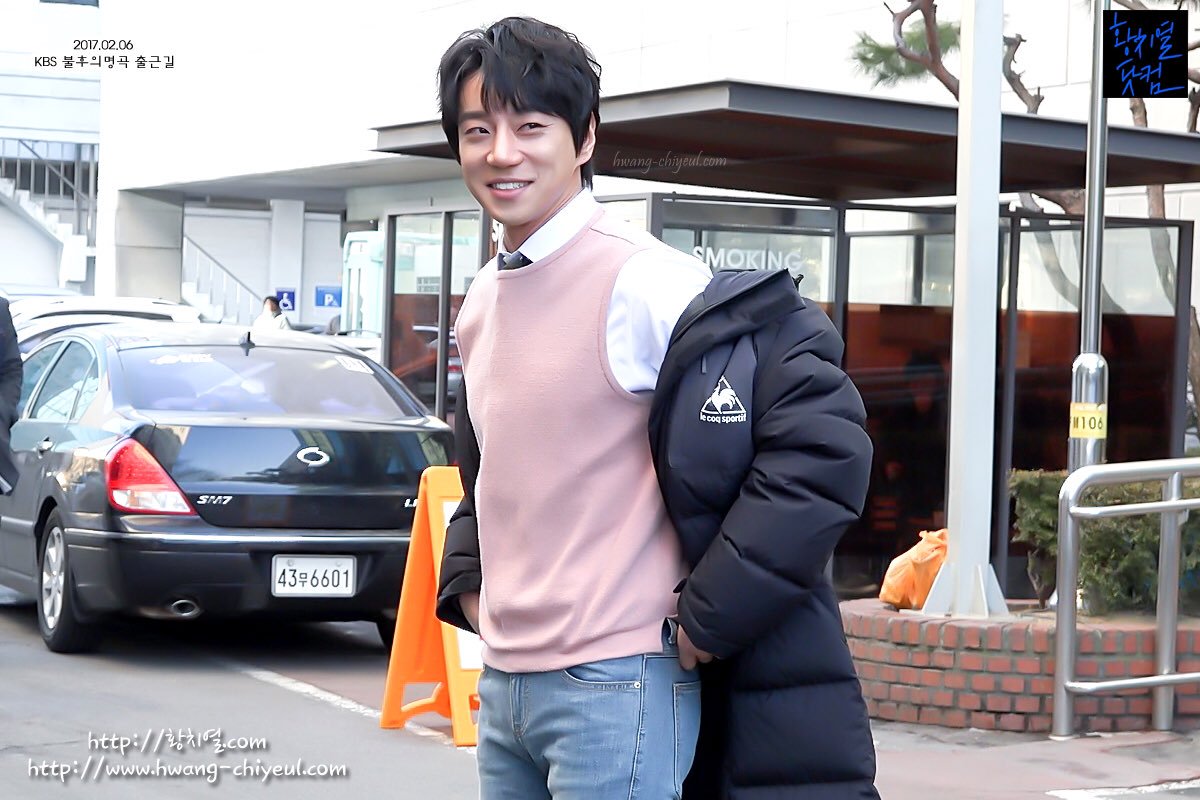 170327每周一都如此鲜嫩！黄MC“不朽”上班造型盘点