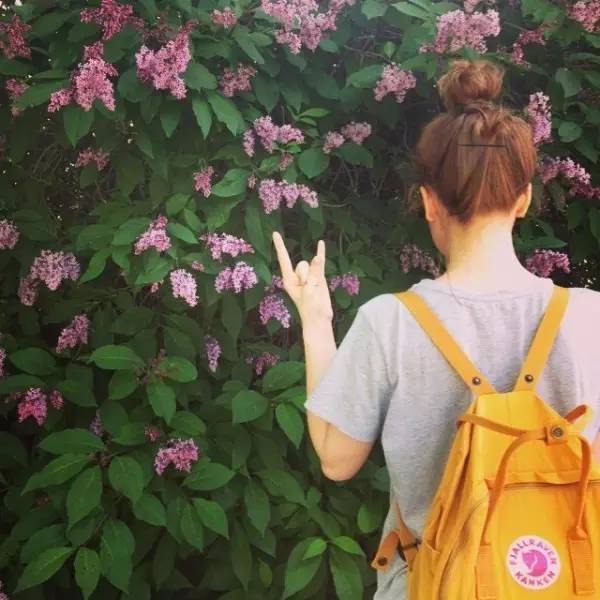 有态度｜谁说双肩包就是年轻人的专利，明明是谁背谁都美啊！