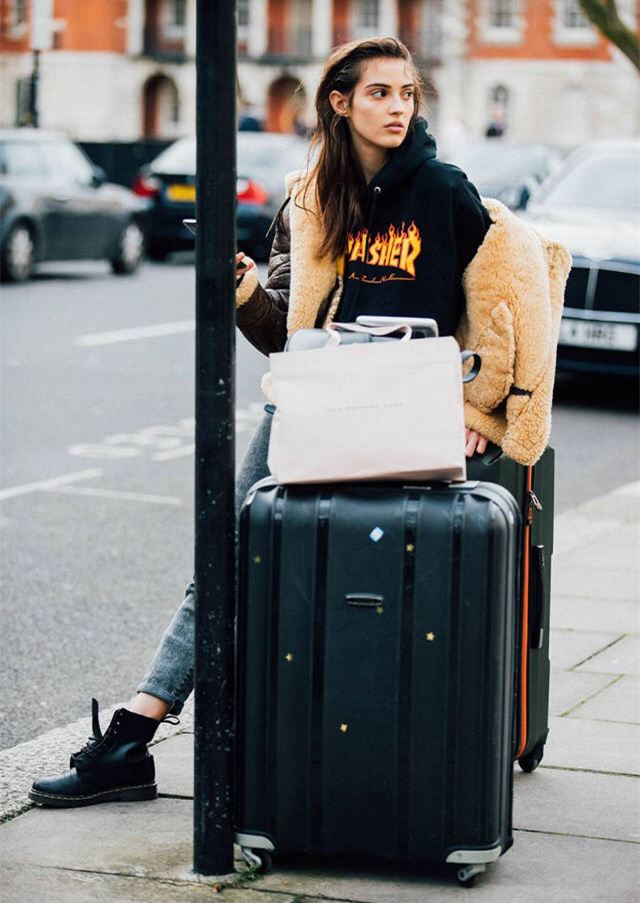 OOTD｜这个春天，要好看的我不止会穿网袜