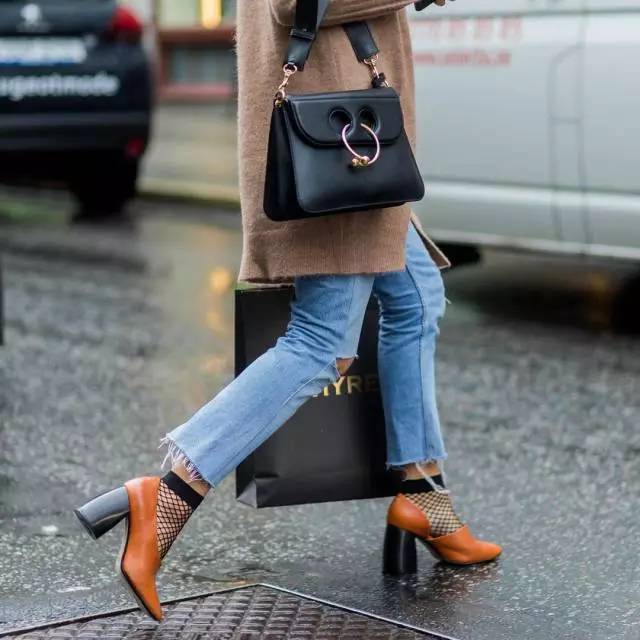 OOTD|这个春天,要好看的我不止会穿网袜