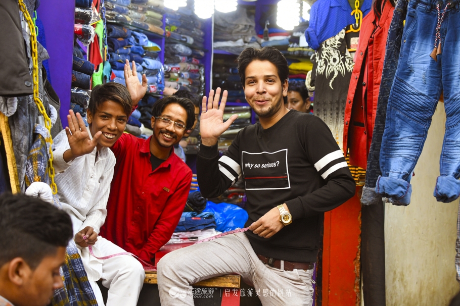 恒河祭祀,恒河夜晚宗教仪式