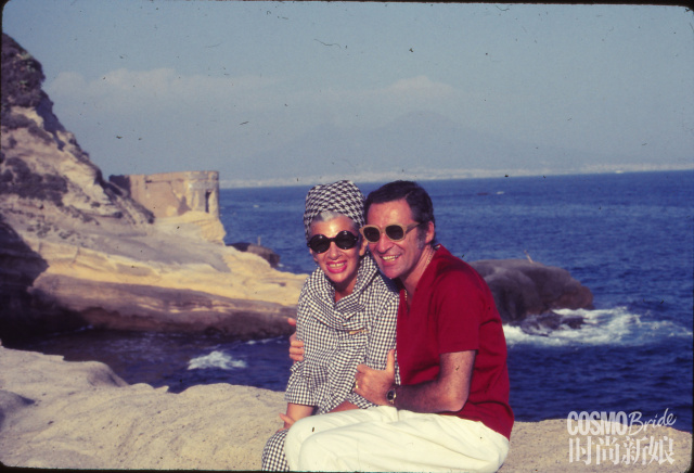 粉底卡在皱纹里怎么办,粉底液总是卡在皱纹里