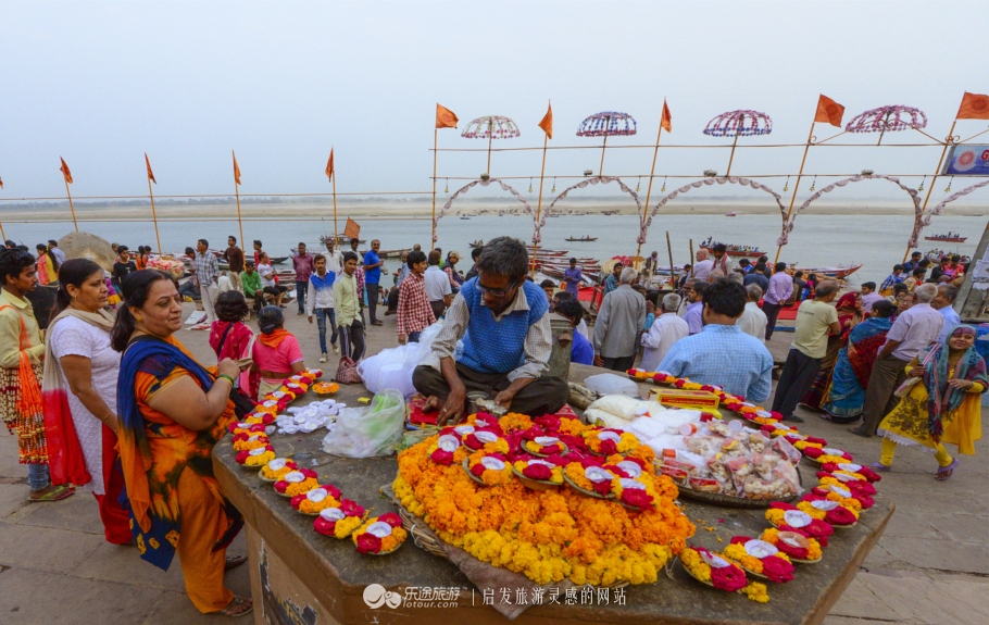 恒河祭祀,恒河夜晚宗教仪式