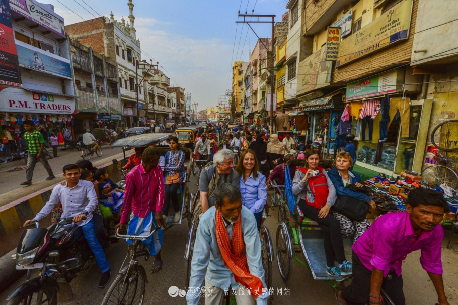 恒河祭祀,恒河夜晚宗教仪式