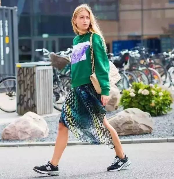 小白鞋过时了吗,清新马卡龙系小白鞋