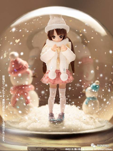 azone娃娃大小,放在手心里的娃娃