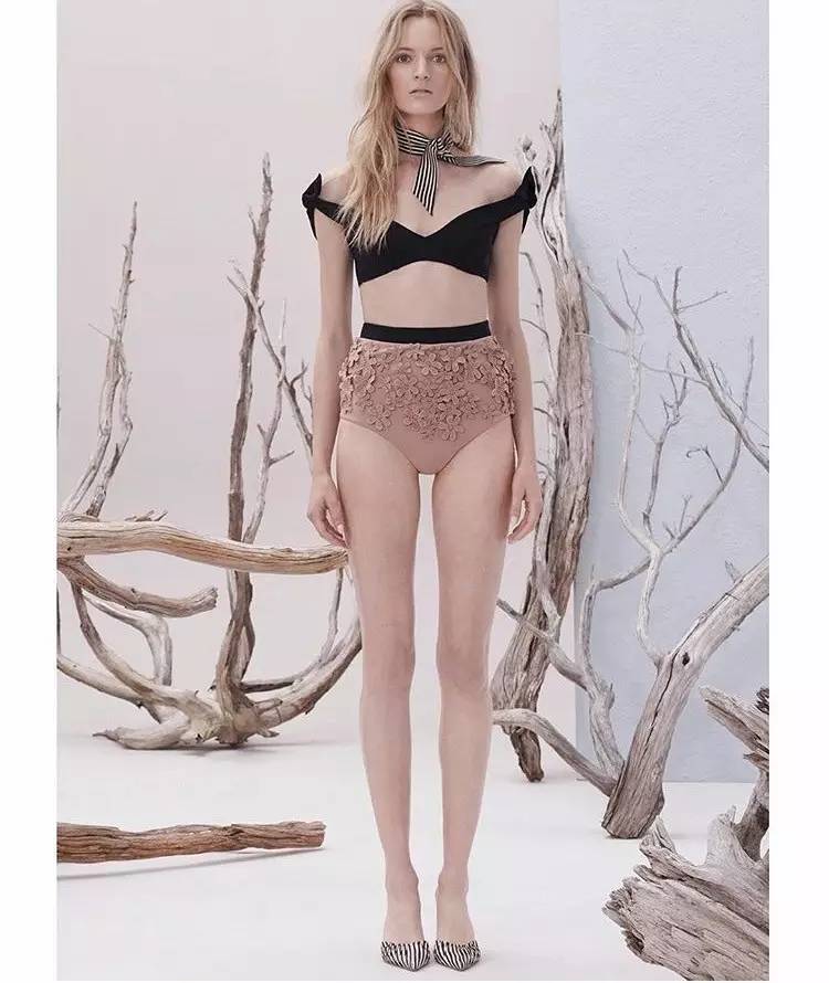 推荐几件好看又便宜的仙女裙,法式小众仙女裙粉红色20到30岁