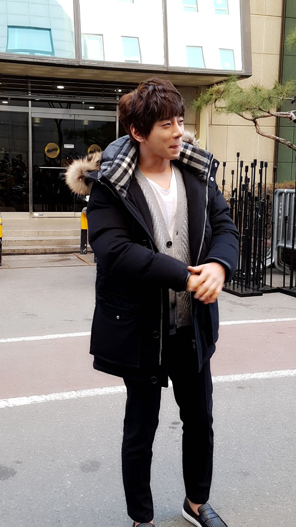 170327每周一都如此鲜嫩！黄MC“不朽”上班造型盘点