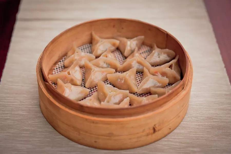 浙里有座藏在大山里的小香港，低调得让人心疼，高铁2h即达！