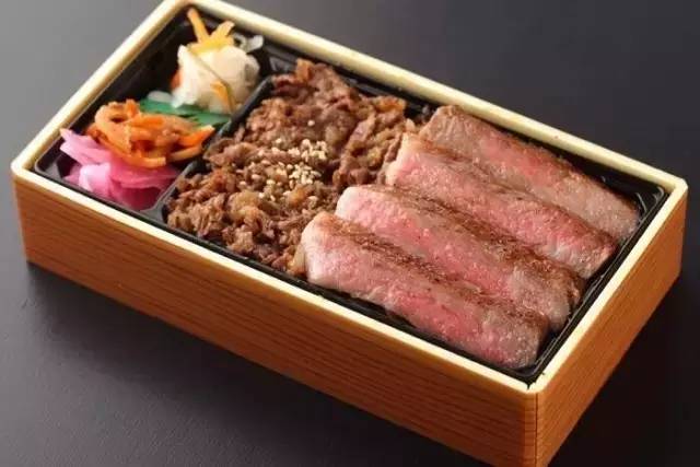 看了日本的火车餐食，你可能感觉吃了假的高铁盒饭