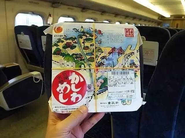 看了日本的火车餐食,你可能感觉吃了假的高铁盒饭