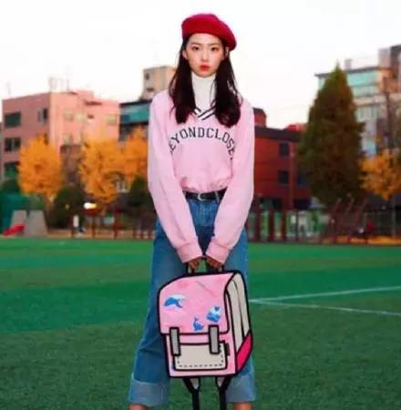 有态度|谁说双肩包就是年轻人的专利,明明是谁背谁都美啊!