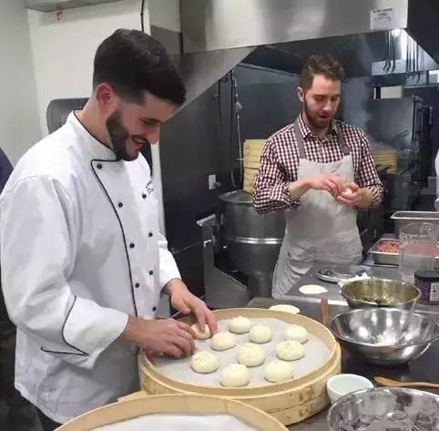 美国人吃日本包子案件,美国人吃包子饺子