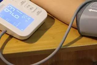 血压计的正确使用方法图片,血压计的正确使用方法介绍