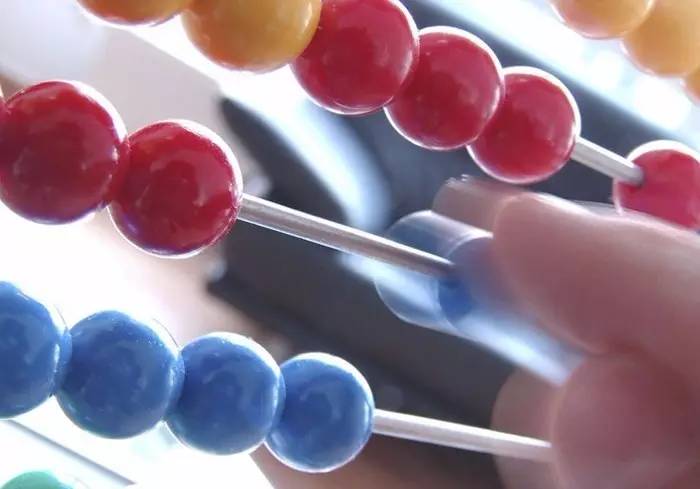 身在一个烂行业，它从濒临崩溃逆袭成全国20强，靠的竟然是？「商评案例复盘」