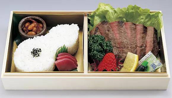 看了日本的火车餐食,你可能感觉吃了假的高铁盒饭