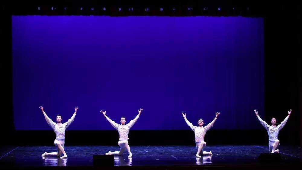 浪漫三月请你来舞蹈完整版,浪漫三月桃花红形体舞