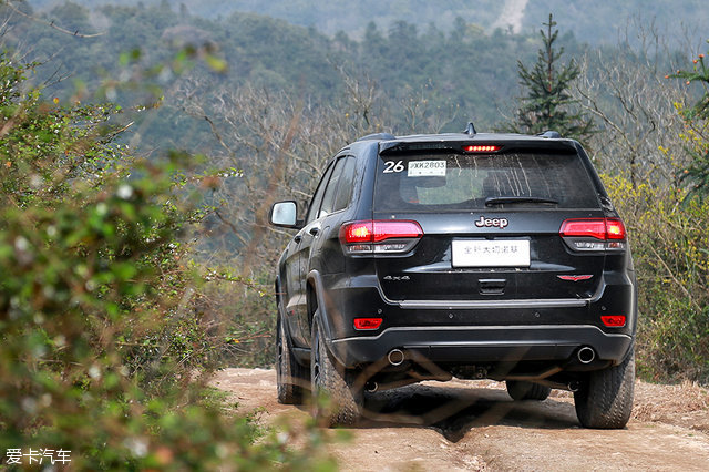 2017版大切诺基,jeep大切诺基3.6试驾视频