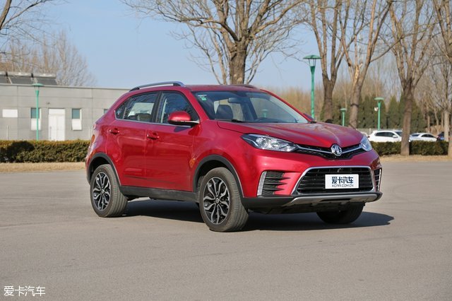 名爵锐腾是不是中型suv,名爵锐腾2015款2.0tgs