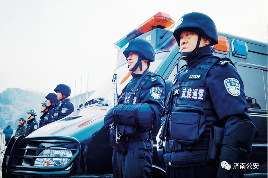 巡特警大队大巡防工作方案,特巡警大年三十开展大巡防