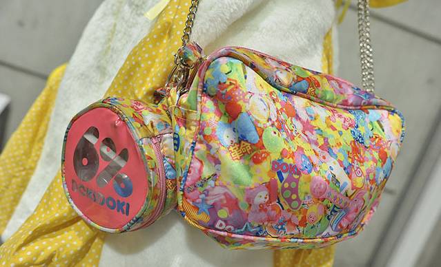 同事看到我就哈哈大笑,同事问我为什么对着屏幕发呆