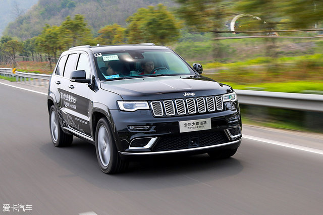 2017版大切诺基,jeep大切诺基3.6试驾视频