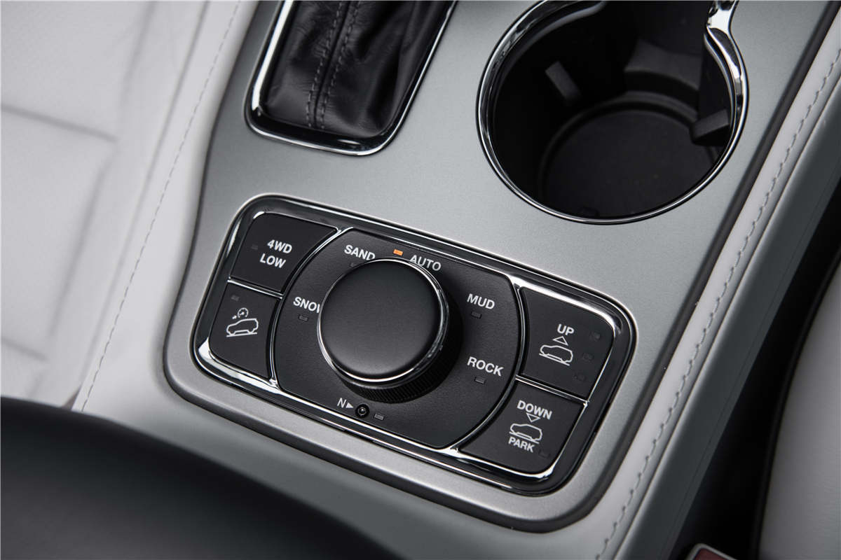 2022款jeep大切诺基海外试驾,试驾2018款jeep大切诺基