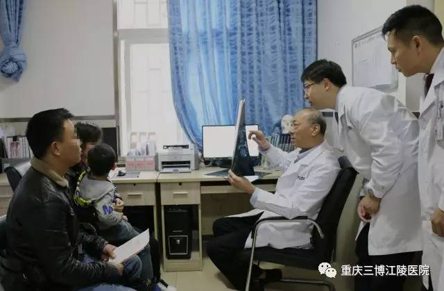「王牌快讯」于春江教授莅临重庆三博江陵医院指导多地神经外科患者慕名前来寻医