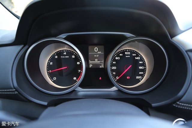 名爵锐腾是不是中型suv,名爵锐腾2015款2.0tgs