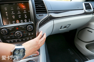 2017版大切诺基,jeep大切诺基3.6试驾视频