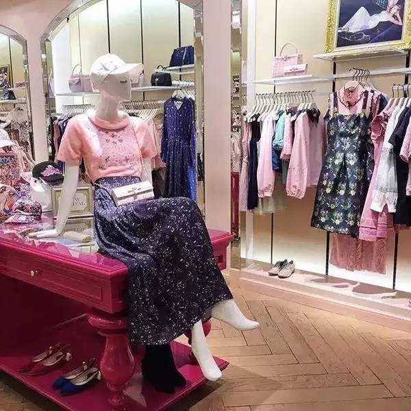 女明星常穿的泰国小众品牌,泰国小众品牌时尚穿搭