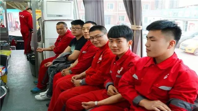 鼎庆集团*党**支部带领员工义务献血缓解血站用血压力