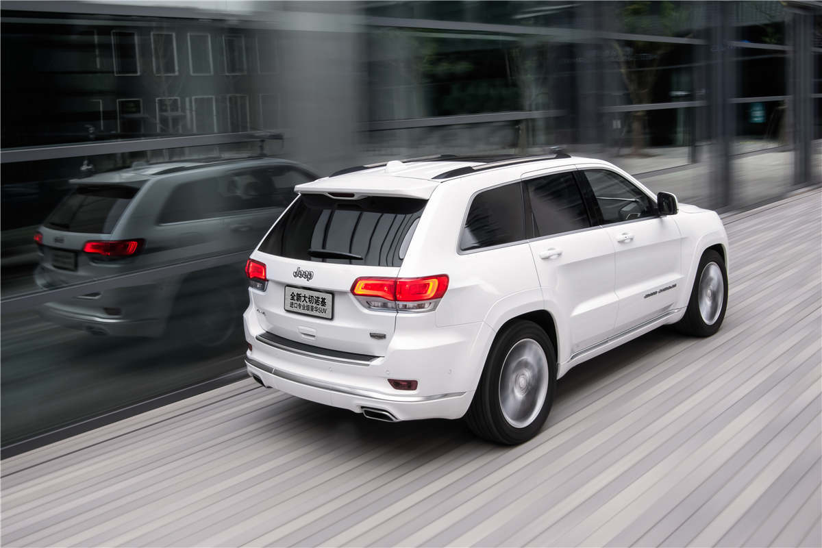 2022款jeep大切诺基海外试驾,试驾2018款jeep大切诺基