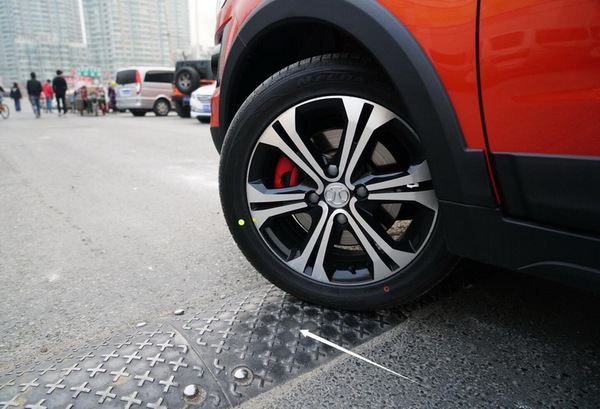 北汽ev260测评,续航评测车评人