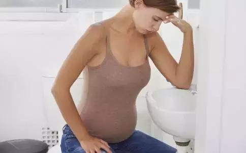 孕期见红怎么回事严重吗,孕期见红怎么处理