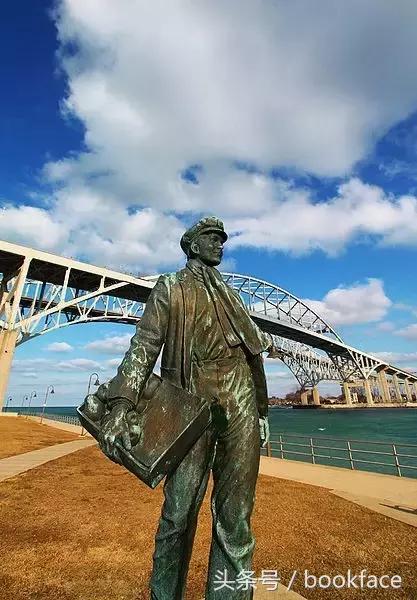 那么多人相信世上有鬼,只有他想办法给鬼打电话