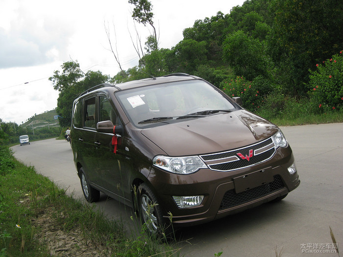 五菱宏光s低配最低价,低配五菱宏光s全款