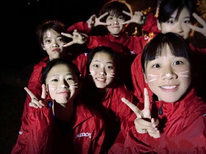 “中国会击败韩国的”足球宝贝熊熙说,“难忘38度高温训练”