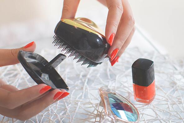 脸书让妹子尖叫的发梳，竟然是这些！