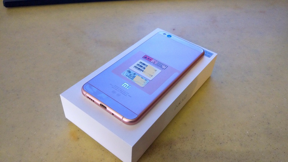 这是一部真小米手机,又轻又薄的小米手机5c