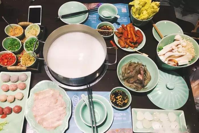 直男别再傻傻叫女朋友多喝热水了,直男们别再回复多喝热水