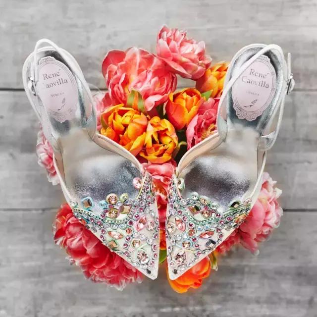 全球十大最美婚鞋品牌,适合脚宽脚胖的红色婚鞋测评