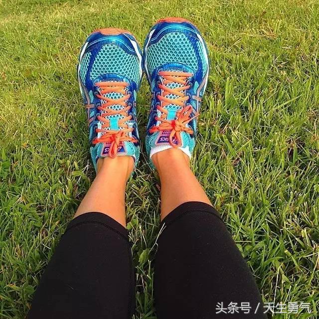 跑鞋买偏大还是偏小比较好,跑鞋一般买大一码好还是刚刚好