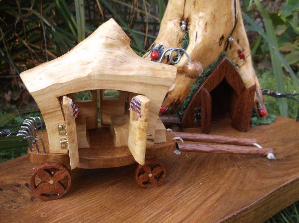 这个木艺玩家的爱好竟然是去公园捡垃圾!