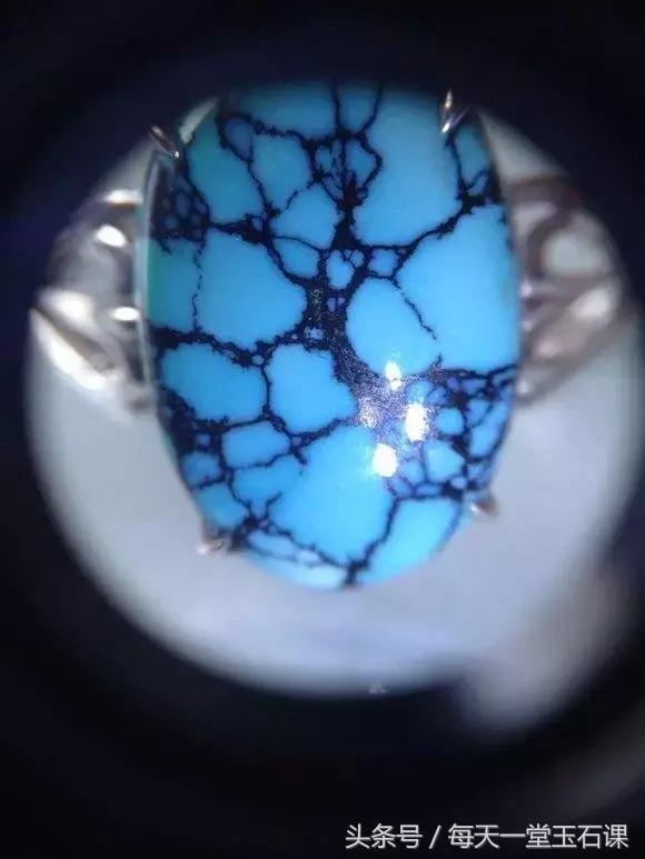 绿松石用酒精泡了一个晚上,绿松石清水洗后凉凉的立马就干了