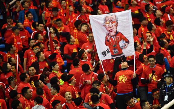 贺龙体育场的笑容，由里皮和中国队一起守护